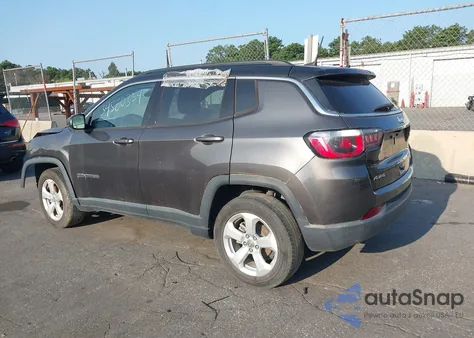 2018 Jeep Compass Latitude 4X4 from USA, damaged, VIN 3C4NJDBBXJT115783
